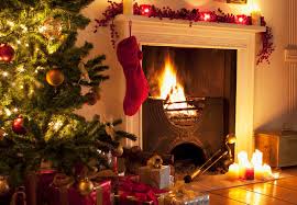 The mantel of your fireplace could even be thought of as the backdrop for santa's appearance after it's only fitting that you decorate it for this holiday occasion. 34 Easy And Elegant Christmas Mantel Decoration Ideas