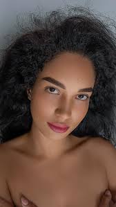 Dunkle Lippen?, Bei MURIQI werden sie heller, ebenmäßig & natürlich rosé.,  Ohne Filter. Ohne tägliches Nachzeichnen. Nur du