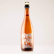 Avondklok, ook wel spertijd, is de tijd waarin bepaalde beperkingen van toepassing zijn. Avondklok Stevig Bier Voor Na Half Negen Tripel 8