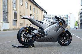 Arch Motorcycle Company Is The U S Distributor For Suter Motorcycles Digital Trends Arch Motorcycle Motorcycle Companies Racing Motorcycles