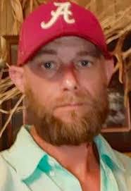 Lee Sweatt's Instagram, Twitter & Facebook