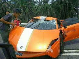 1680 hd images of lamborghini autos include exterior, interior, spy pictures and new photos from. Pelajar Rempuh Lori Dengan Lamborghini Gallardo Bernilai Rm1 2 Juta