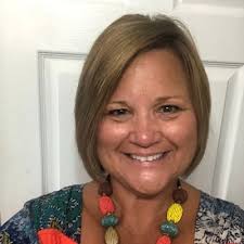 Lisa Ader's Instagram, Twitter & Facebook