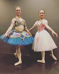 ちみ on instagram 予選通過しました ballet バレエコンクール リーズ オダリスク アンドゥオール 足の外転 首の美しさと背中 ポールドブラ つま先の美しさの大切さを改めて知った二人 long tutu ballet tutu tutu