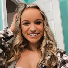 Lexy Hall (@lexyhall24)