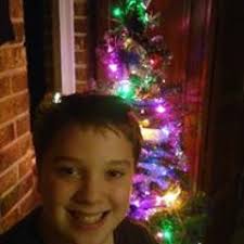 Stream Aaron Earnest music