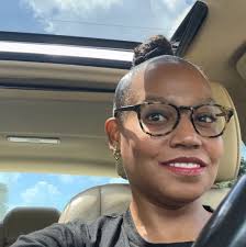 I'm not even gonna front. On groundhog day Bill Murray watched me do comedy  when I opened for Dave Chappelle and now I can die and it'll be fine.  #groundhogday #billmurray #davechappelle #