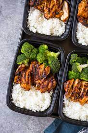 It's filled with chicken, broccoli, rice, cheese and a flavorful sauce that brings it all together. 20 Minute Meal Prep Chicken Rice And Broccoli Gimme Delicious