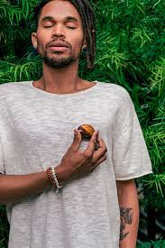 It helps overcome fatigue and discouragement and allows scattered thoughts, feelings and information to come together in a way that makes sense. Tiger S Eye Meaning Healing Properties Energy Muse