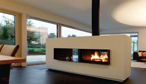 Liegender Durchsichtkamin Als Raumteiler Kamin Wohnzimmer Kamin Design Raumteiler