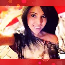 Maribel Robles (@maribelr_8)