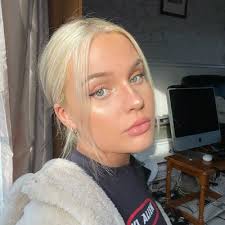 Lucie May's Instagram, Twitter & Facebook