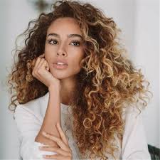 22 Long Curly Hairstyles And Colors 2019 Long Curly Hair Curly Hair Styles Curly Hair Styles Naturally