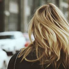 How hydrogen peroxide lightens the hair color. How To Lighten Hair With Hydrogen Peroxide Bellatory