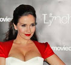 El año pasado, natalia oreiro mostró piezas de diseñadores uruguayos a lo largo de todo el ciclo y esta vez, destaca por los accesorios que emplea como máscara en tiempos de distancia social y. El Liberal No Twitter Interpretara A Una Joven Violada Natalia Oreiro Esta Con Apoyo Terapeutico Por Su Personaje Http T Co W8ckbovsyg Http T Co Dwiylkandy