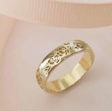 Flower Wedding Band Vintage Style Floral Ring For Women Etsy Floral Wedding Bands Unique Gold Wedding Rings Vintage Wedding Band