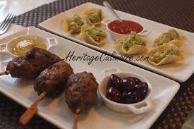 Voici La Recette Pour Faire Les Meilleurs Pogo Madame Servi Avec Une Sauce Moutarde Et Miel Food Snacks Beef