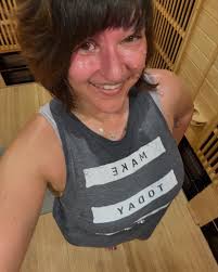 The whole family was working from home today. Even @bennythebernedoodledog  was catching up