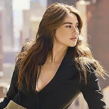 2,092 pictures of shailene woodley. Pin By Prabh Jyot Singh Bali On Shailene Woodley In 2021 Long Hair Styles Hair Styles Hair