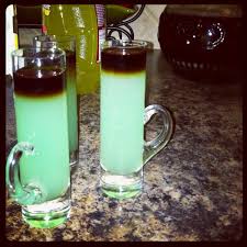 Touchdown Shot Mix Hypnotic And Pineapple Juice Spoon Jager On Top Colorful Drinks Signature Drinks How To Make Drinks