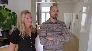 De huizenmarkt is oververhit en voor veel mensen is het bijna onmogelijk om een woning naar hun zin te kunnen kopen. Stel Uit Kopen Zonder Kijken Zet Woning Na 5 Maanden Alweer Te Koop