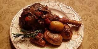 Made with red wine, veggies and more, this ridiculously tender lamb is packed with flavor. Wine Braised Lamb Shanks De S Home Style Food Crafting