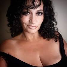 Jodi Southworth's Instagram, Twitter & Facebook