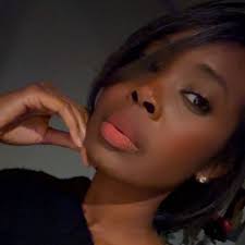 Maybe because I'm plus size but I enjoy entering through the food court  😂😂😂