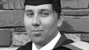 Diddordeb cynyddol mewn modiwlau hanes Cymru yn 'syndod'