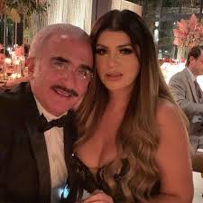 El hijo de alejandro fernández es idéntico al 'potrillo' en su juventud y poco a poco se abre paso detrás de la fama de su padre y su abuelo, vicente fernández. Vicente Fernandez Jr Aclara Si Su Novia Tambien Tuvo Un Romance Con Su Hermano El Potrillo Famosos Univision
