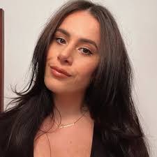 Jasmine Upton's Instagram, Twitter & Facebook