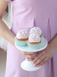 Manuelas Vanilla Cupcake With Fluffy White Frosting Vanilla Bean Frosting Lavender Cupcakes Fluffy Frosting