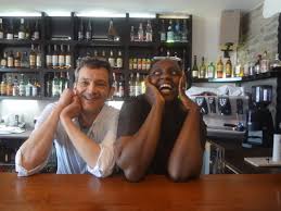 Khady Et Yannick Le Beaudour En Terrasse Le Blog De Gilles Pudlowski Les Pieds Dans Le Plat