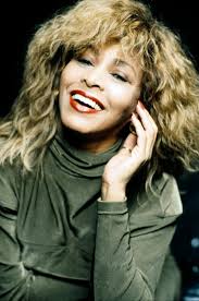 😍😍 Click the 'love' react if you love this photo of Tina!