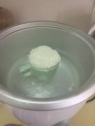 Dengan begitu nasi akan jadi cepat basi dan bau. Nasi Viral Senangnya Masak Nasi Periuk Dah Tak Melekat Dan Berkerak Dah Inilah Realiti