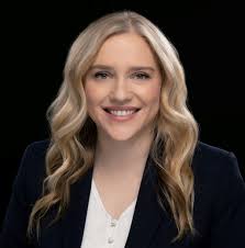 Jennifer Stowell's Instagram, Twitter & Facebook