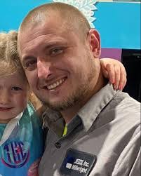 Myra Estes's Instagram, Twitter & Facebook