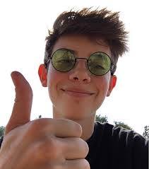 Lynne Spooner's Instagram, Twitter & Facebook