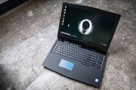 Alienware, with its industry leading innovation, manufactures the best gaming pcs that provide their users with immersive and exhilarating gaming experience. Alienware 17 R5 Review Pcworld