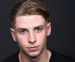 Paula Tinker's Instagram, Twitter & Facebook