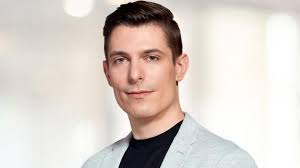 Fidelity zero international index fund the fidelity zero international index fund attempts to provide investment results that correspond to the total return of emerging and developed foreign markets. Top Talente Im Marketing Kevin Keppler Von Fidelity International Absatzwirtschaft