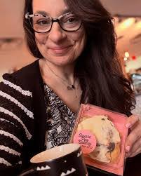 Donna Kittle's Instagram, Twitter & Facebook