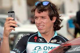 In een lastige klimtijdrit van 23,2 kilometer was hij 40 seconden sneller dan julian alaphilippe. Rigoberto Uran Moves Up In Giro D Italia Cycling Weekly