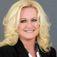 Lisa Prewitt's Instagram, Twitter & Facebook