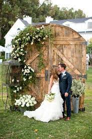 Elegant Outdoor Wedding Decor Ideas On A Budget 11 Outdoor Country Wedding Wedding Decorations Ceremony Backdrop