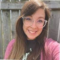 Harriet Yoder's Instagram, Twitter & Facebook