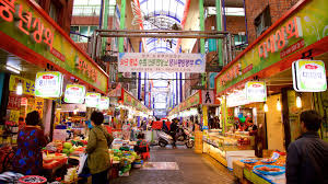 Busan merupakan salah satu kota besar di korea selatan selain seoul. Gukje Market Busan Wisata Belanja Penuh Sejarah Di Korea Selatan Trip Dan Tour Ke Korea
