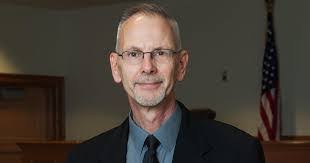 Leslie Fleet's Instagram, Twitter & Facebook