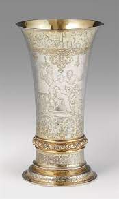 bedeutender strassburger renaissancebecher silber getrieben gegossen und graviert innen ganz und aussen teilweise vergoldet au becher renaissance haus kunst