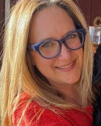 Kimberly Wolfe's Instagram, Twitter & Facebook